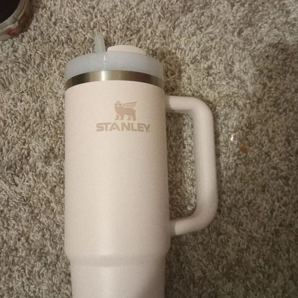 Stanley cup - Picture 4 of 5